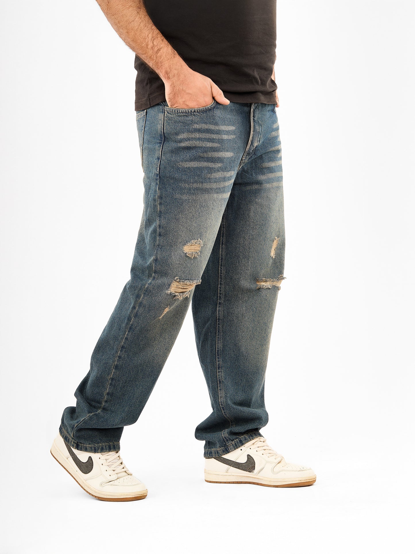 Men’s Wide-Leg Jeans