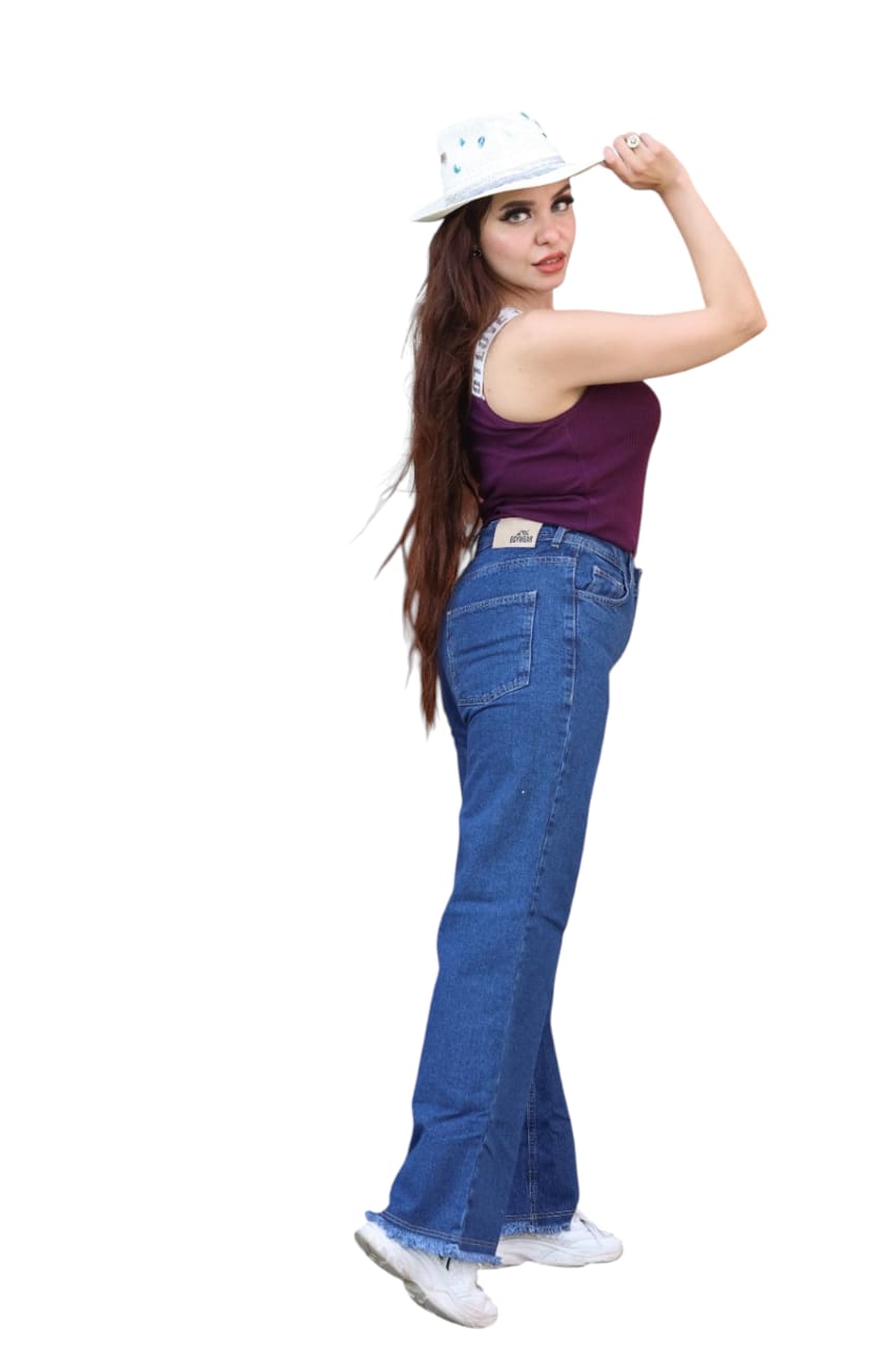 Women's Straight-Leg Jeans