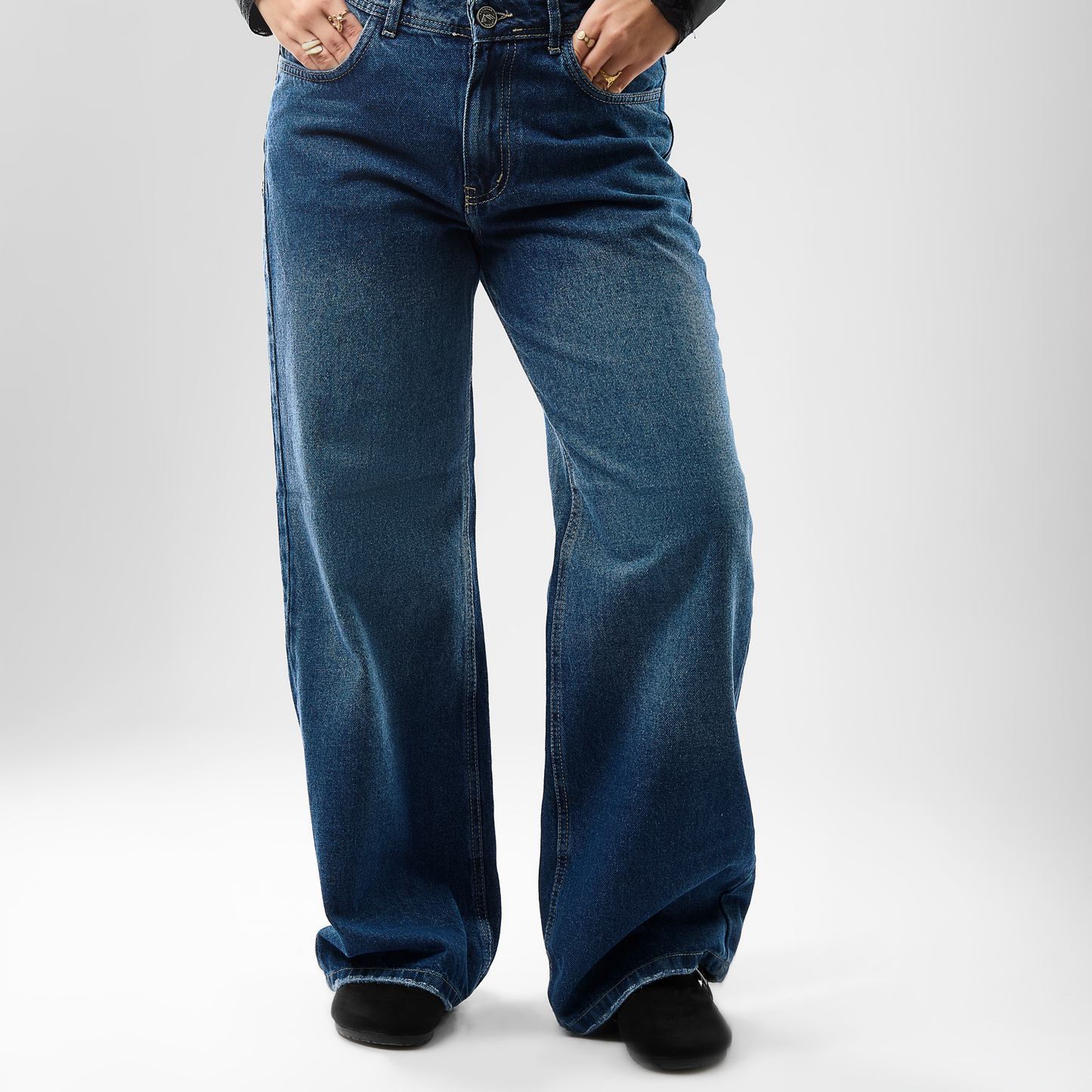 Women’s Wide-Leg Jeans