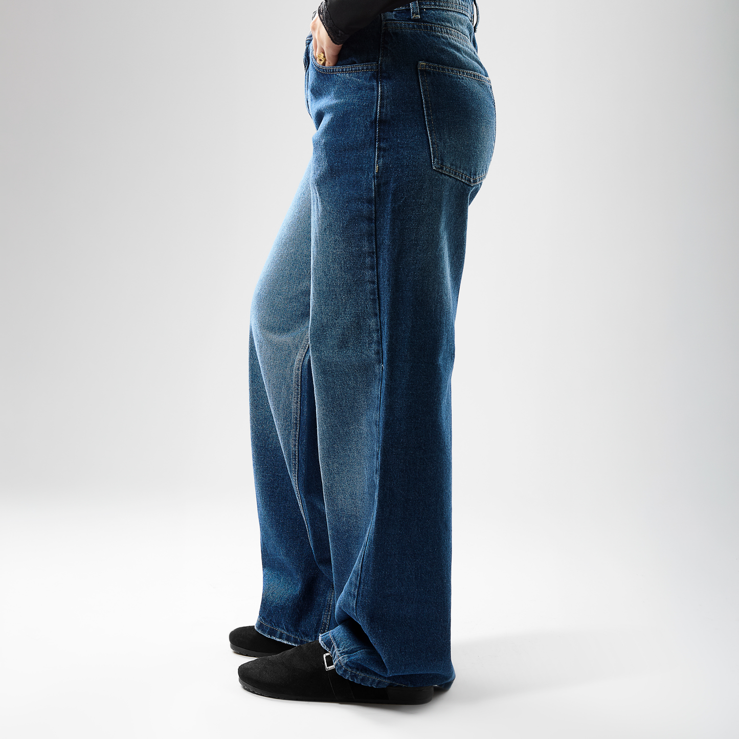 Women’s Wide-Leg Jeans