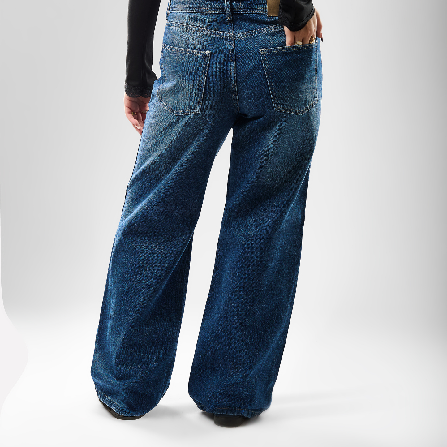 Women’s Wide-Leg Jeans