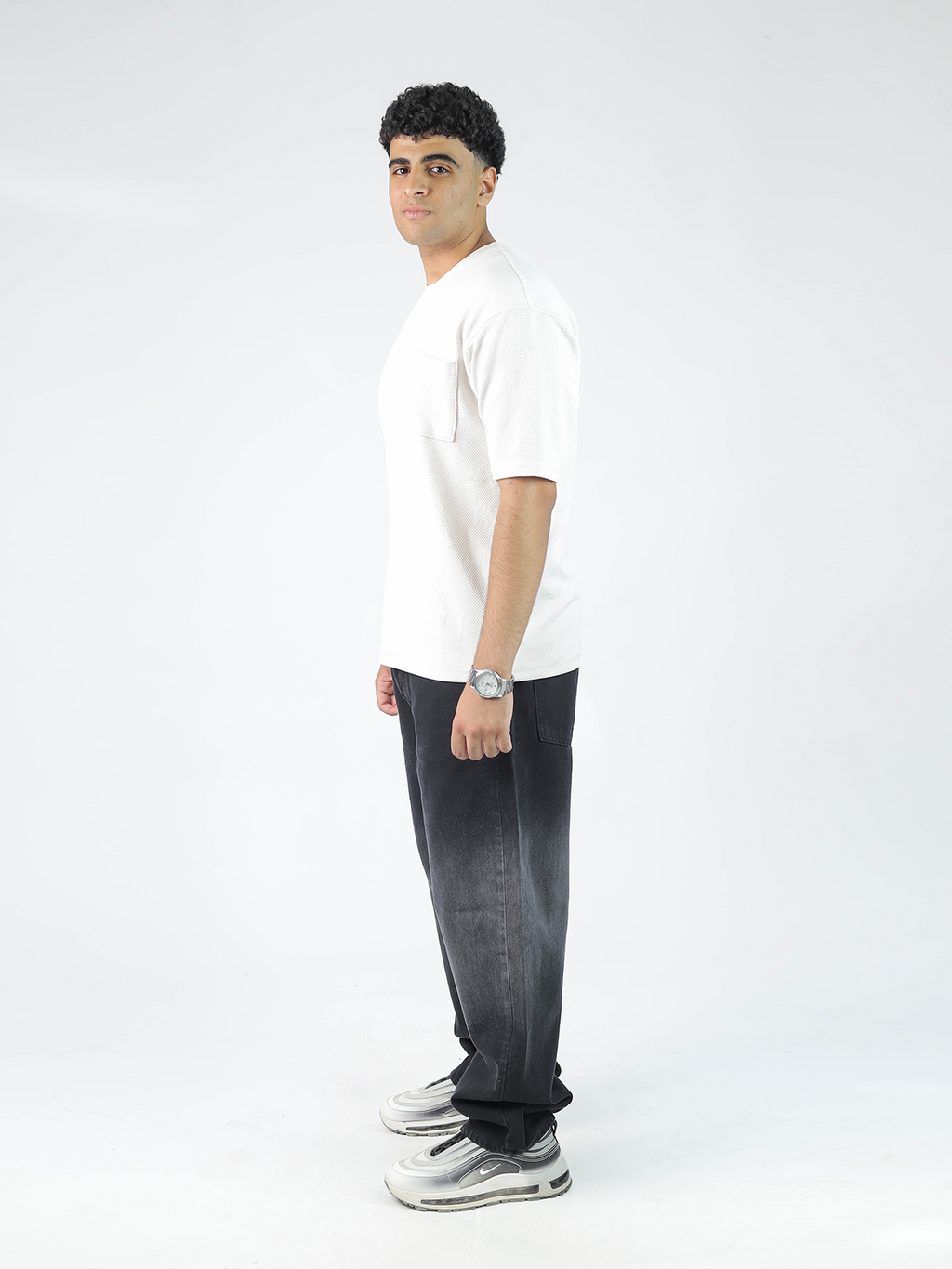 Men’s Wide-Leg Jeans