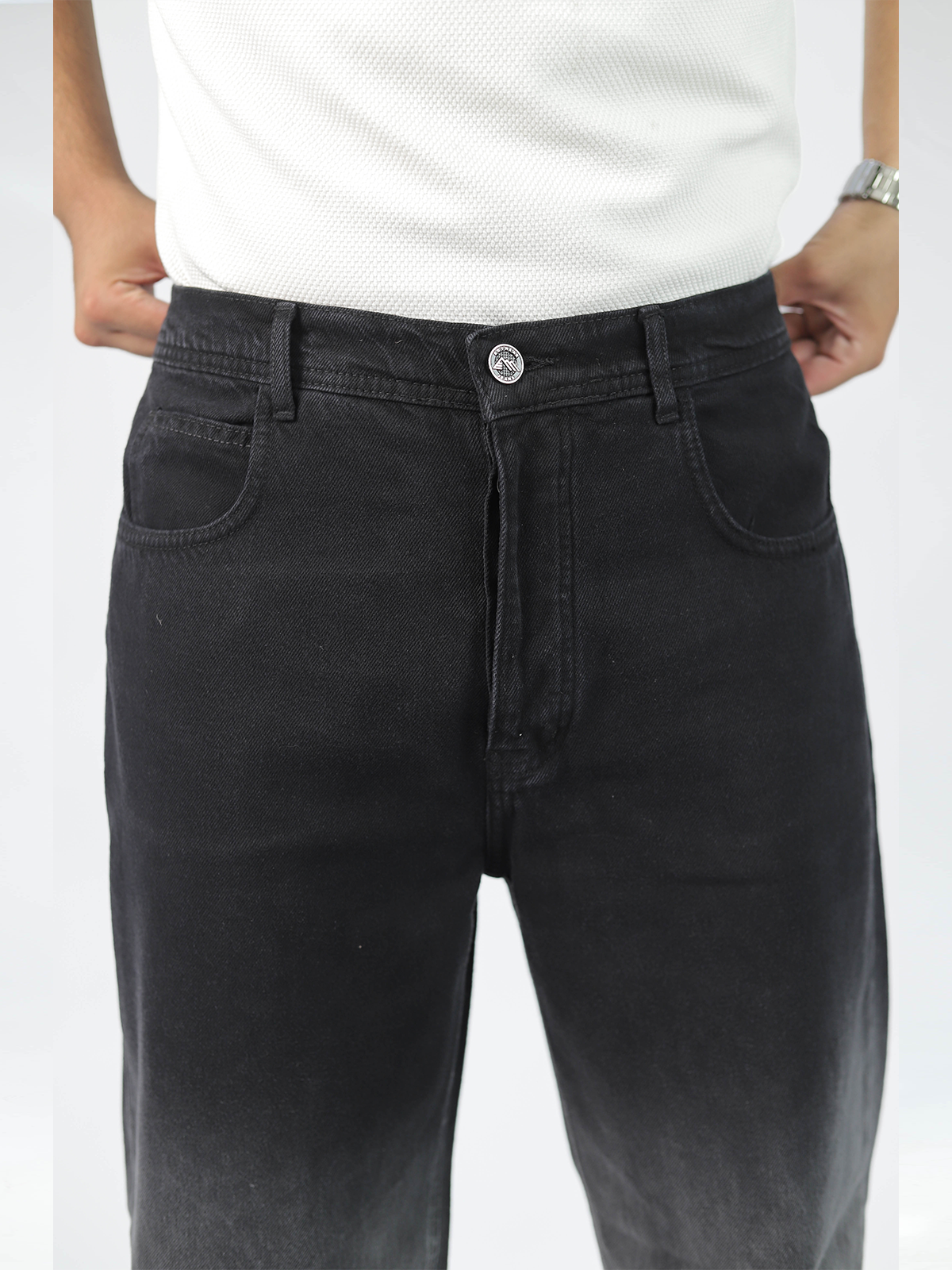 Men’s Wide-Leg Jeans
