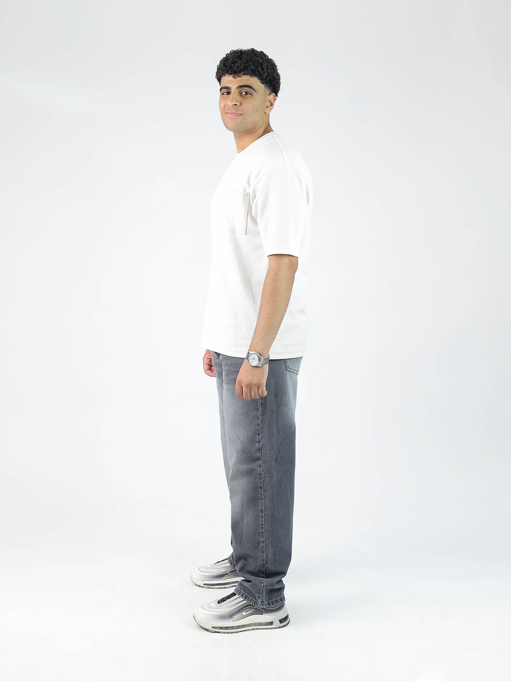 Men’s Wide-Leg Jeans