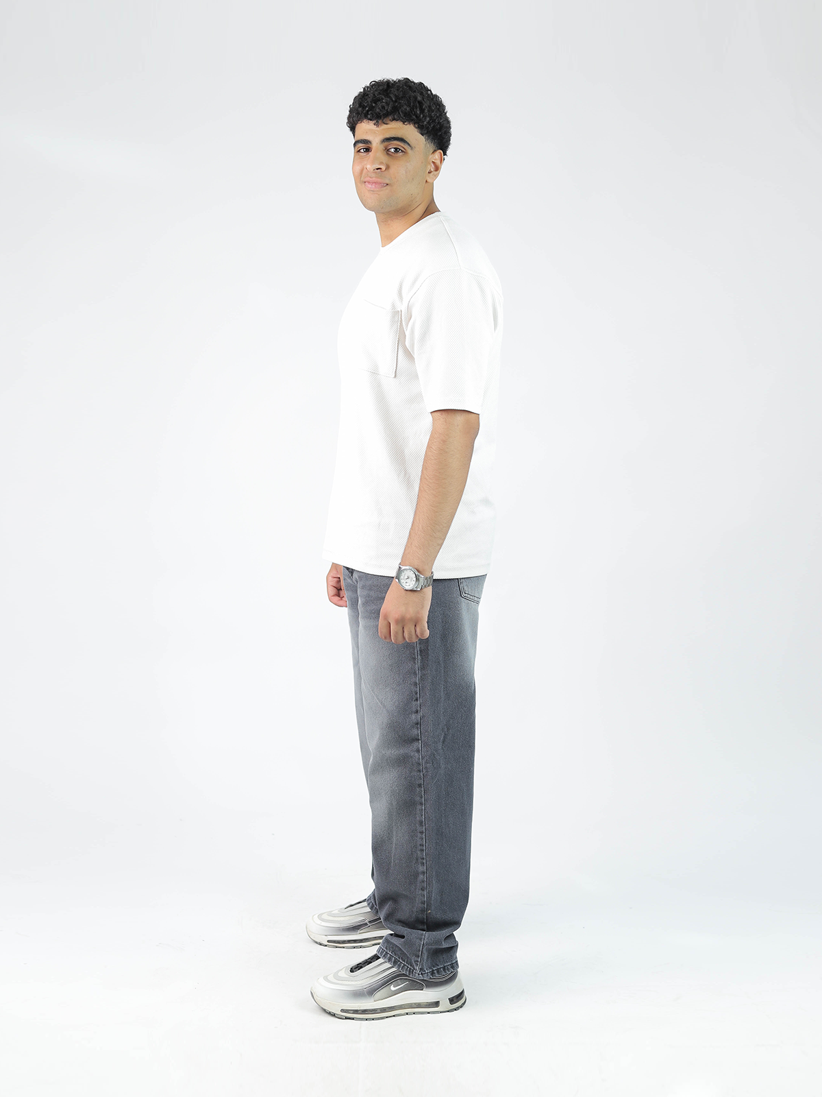 Men’s Wide-Leg Jeans
