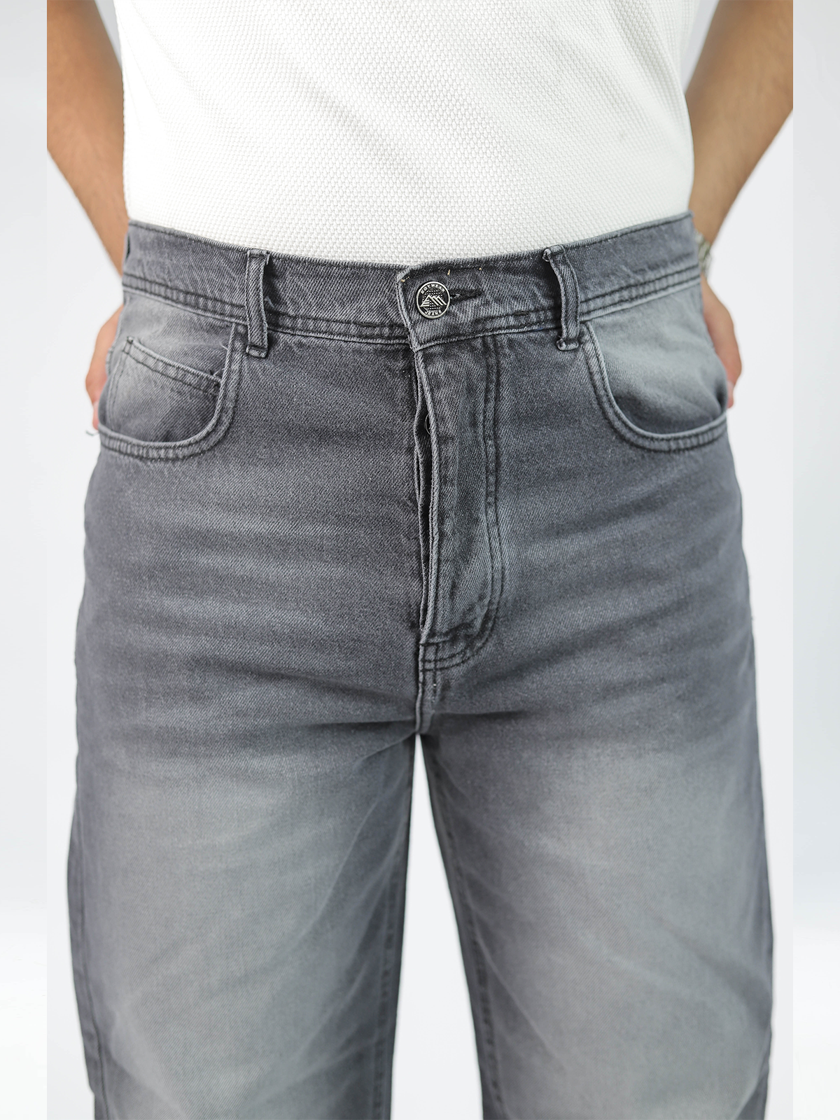 Men’s Wide-Leg Jeans