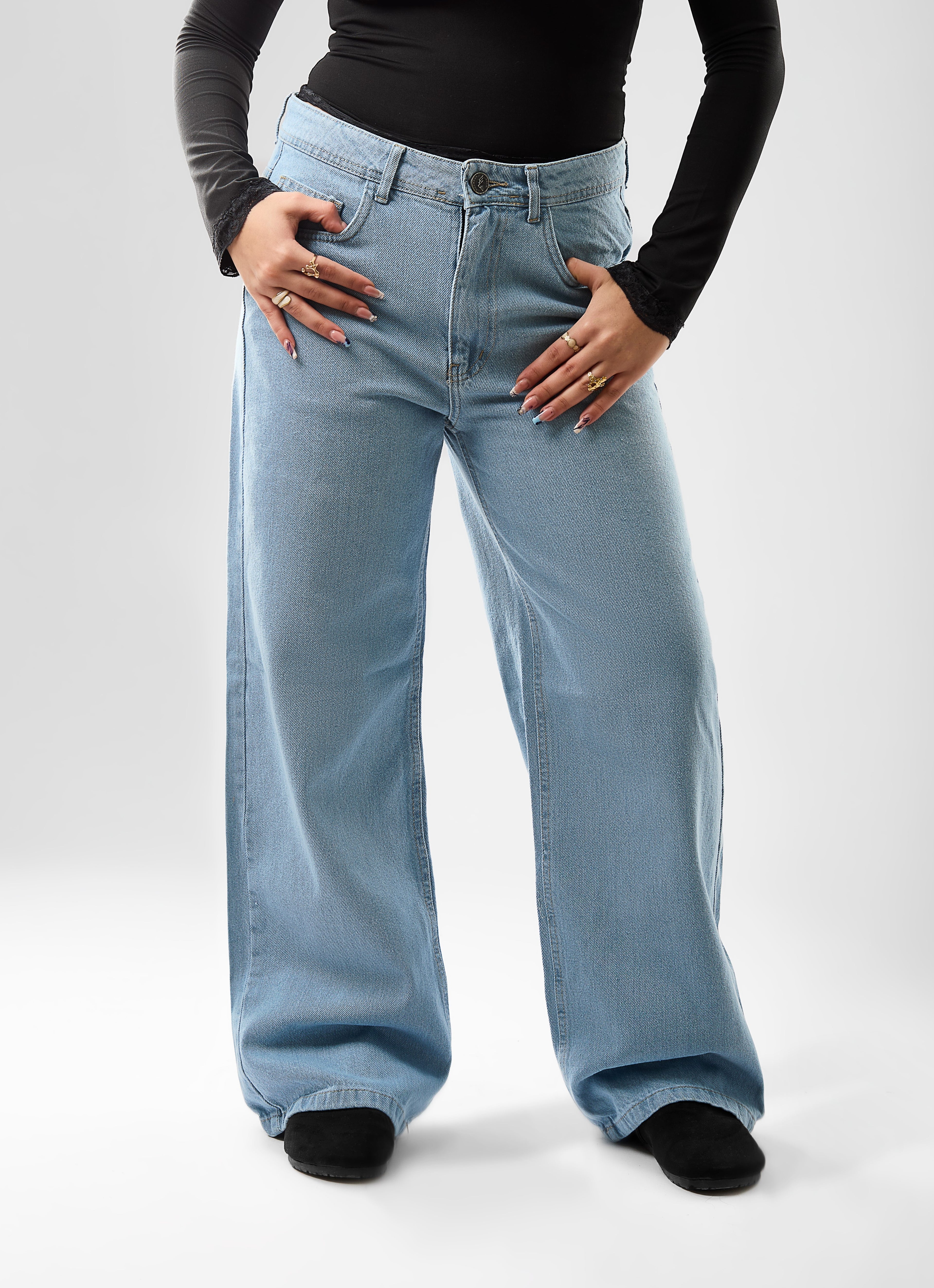 Women’s Wide-Leg Jeans