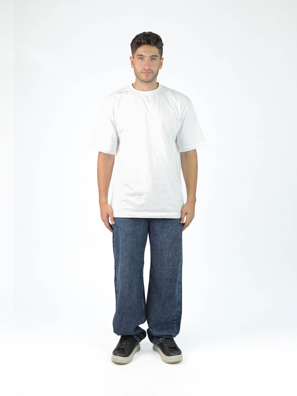 Men’s Wide-Leg Jeans