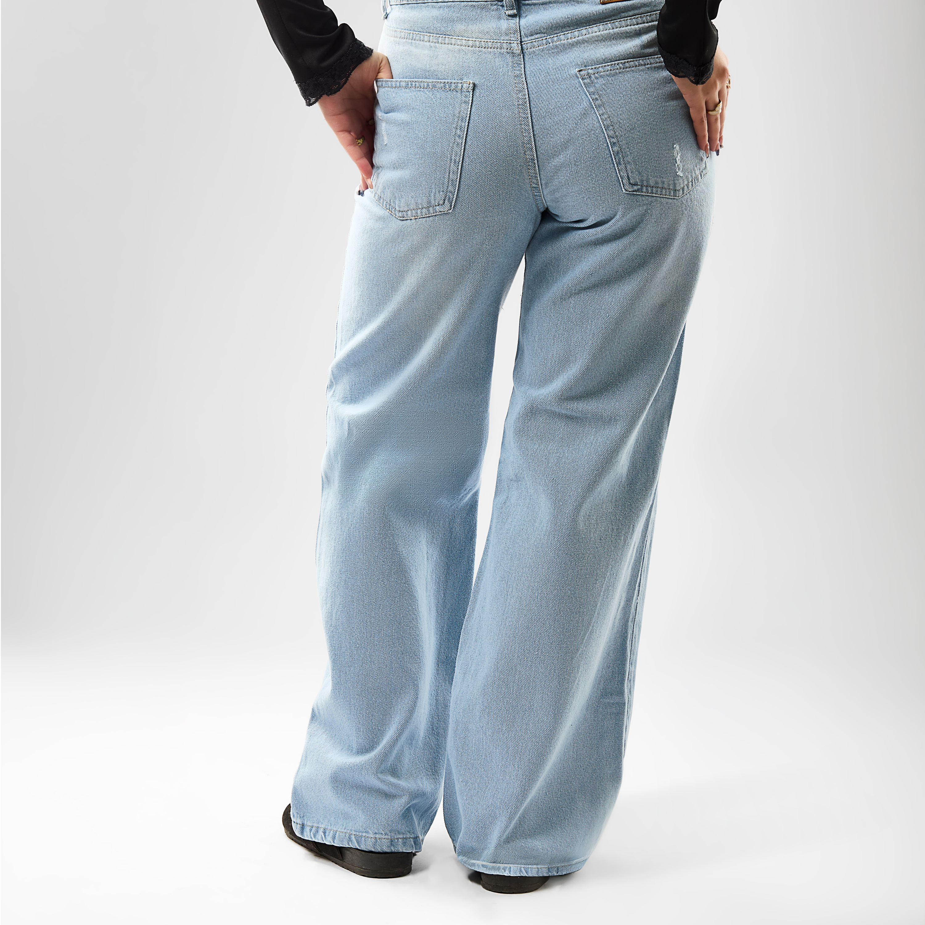 Women’s Wide-Leg Jeans