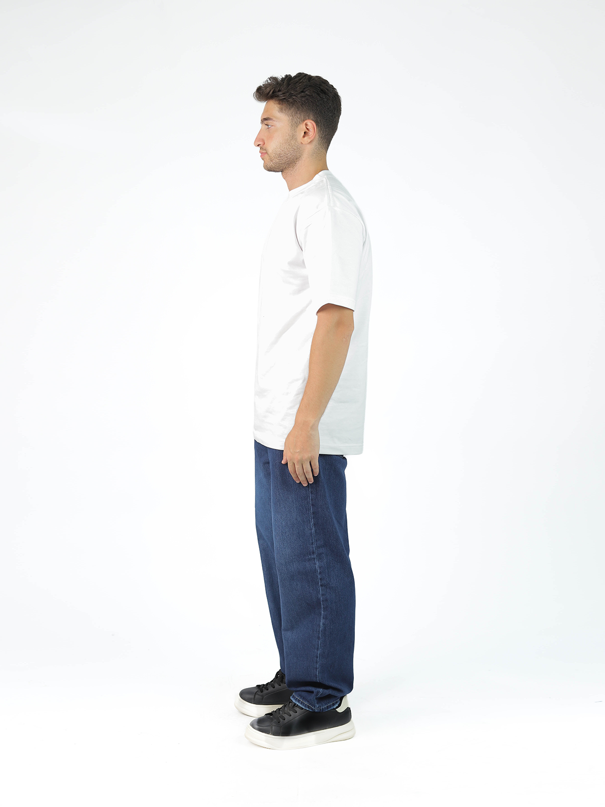 Men’s Wide-Leg Jeans