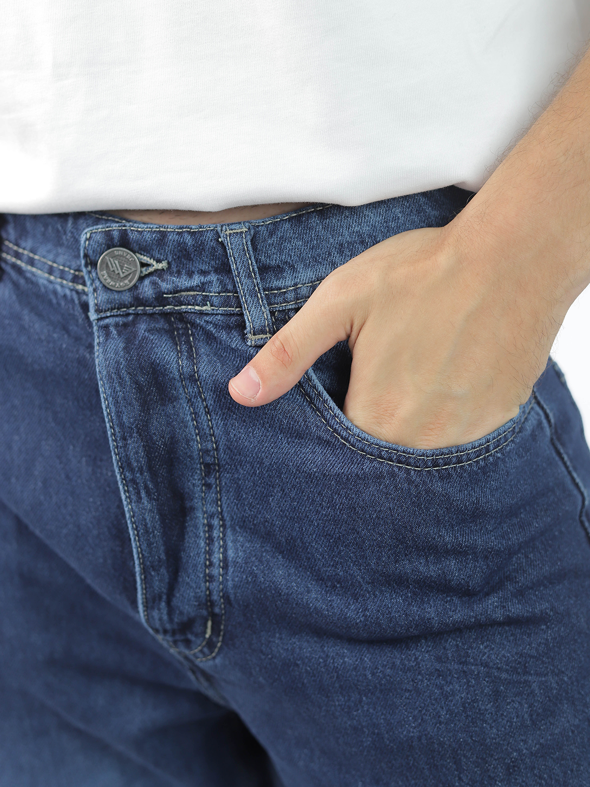 Men’s Wide-Leg Jeans