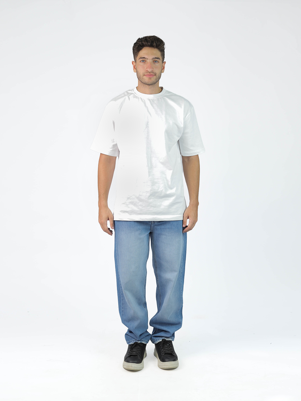 Men’s Wide-Leg Jeans