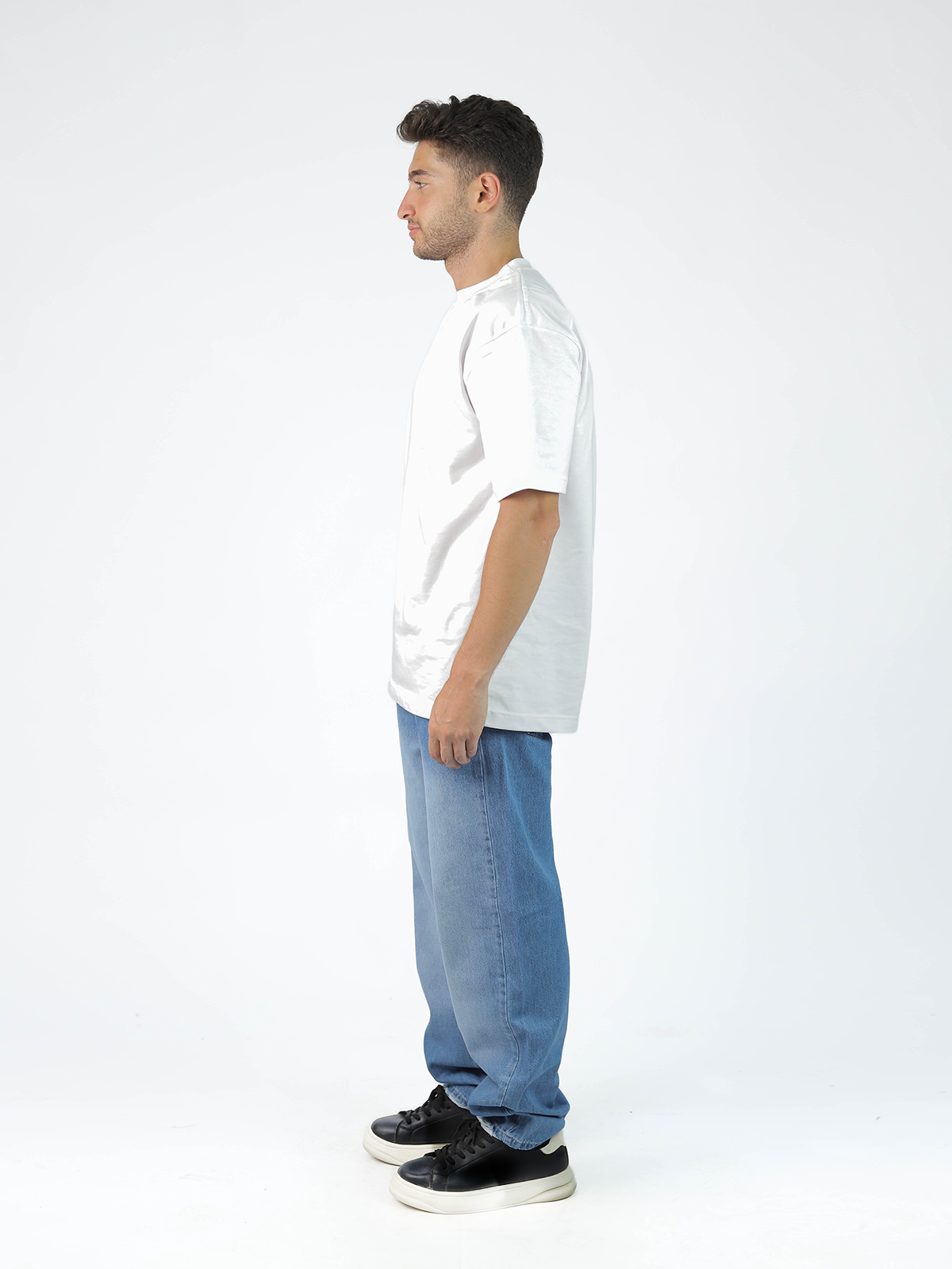 Men’s Wide-Leg Jeans
