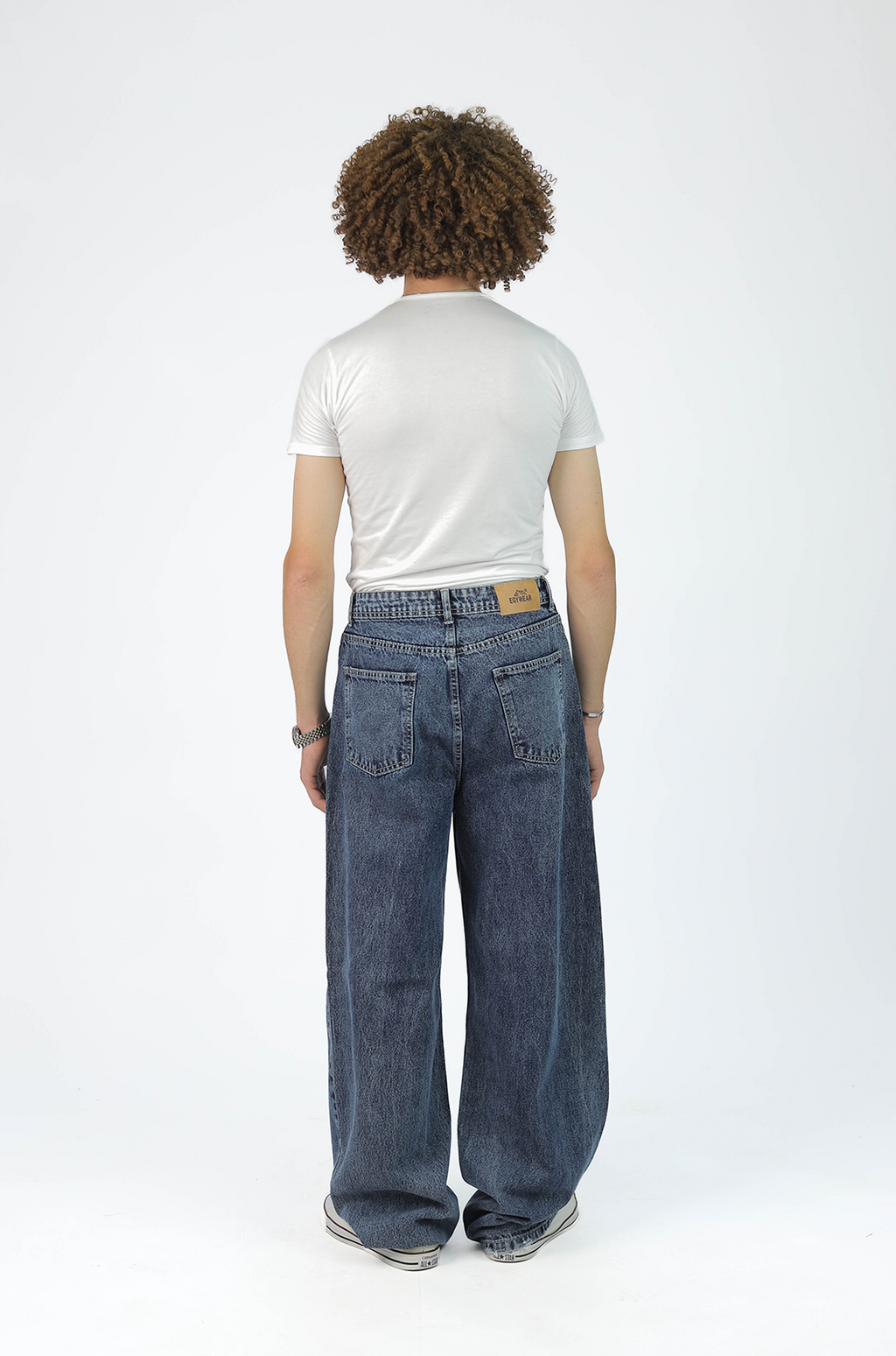 Men’s Wide-Leg Jeans