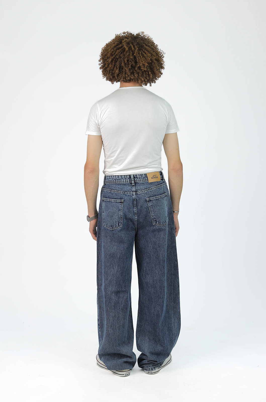 Men’s Wide-Leg Jeans