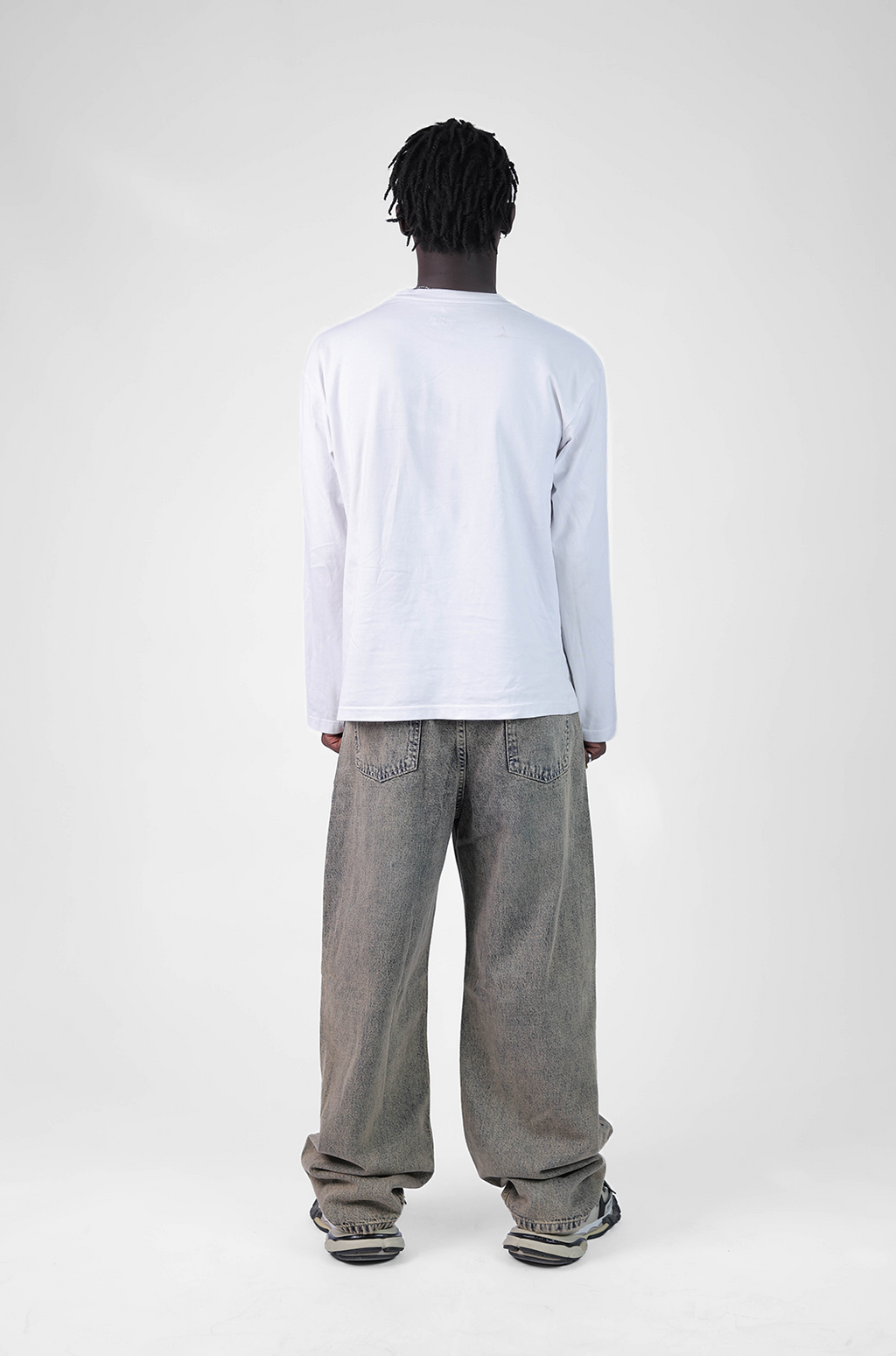 Men’s Wide-Leg Jeans