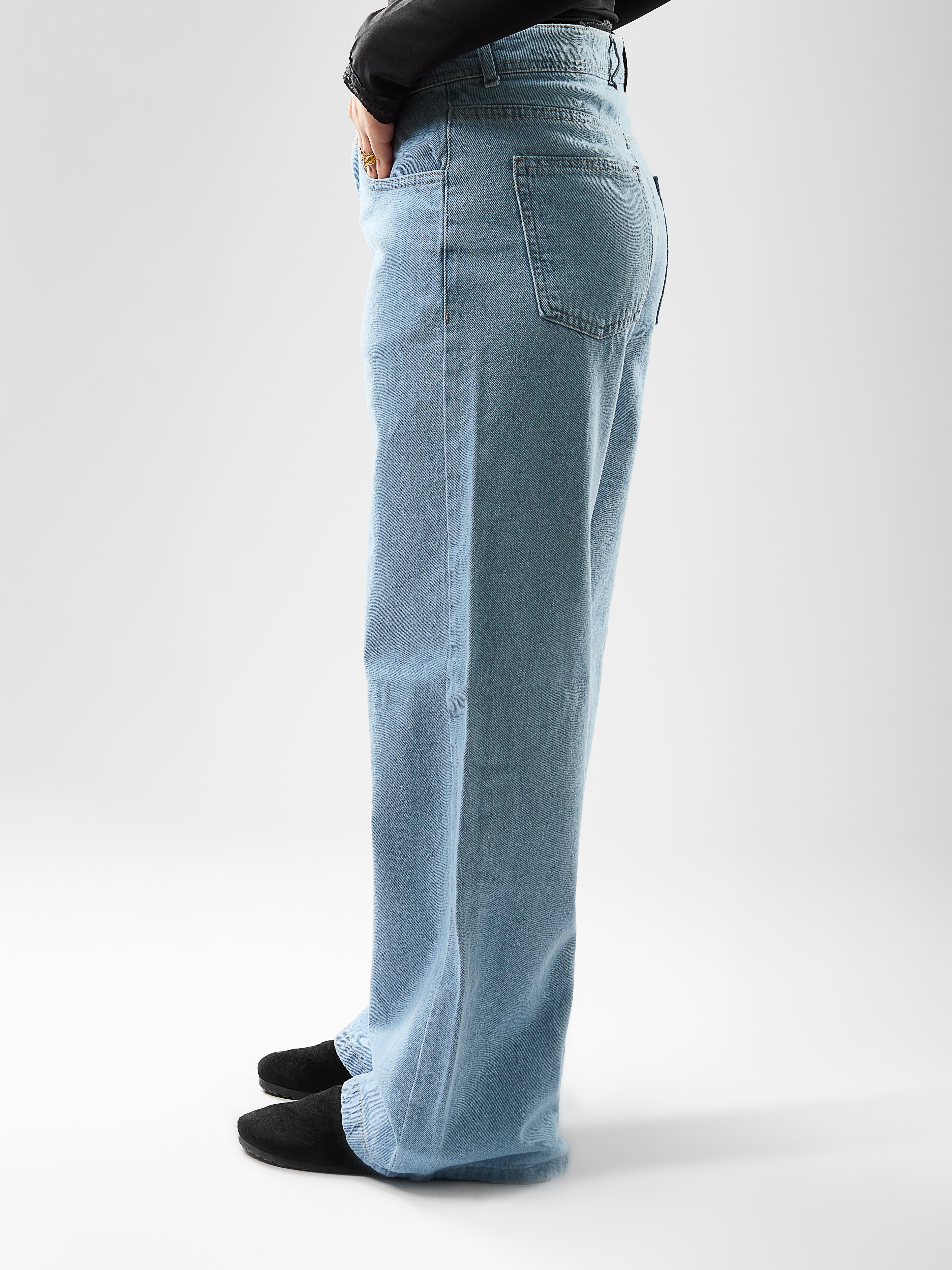 Women’s Wide-Leg Jeans