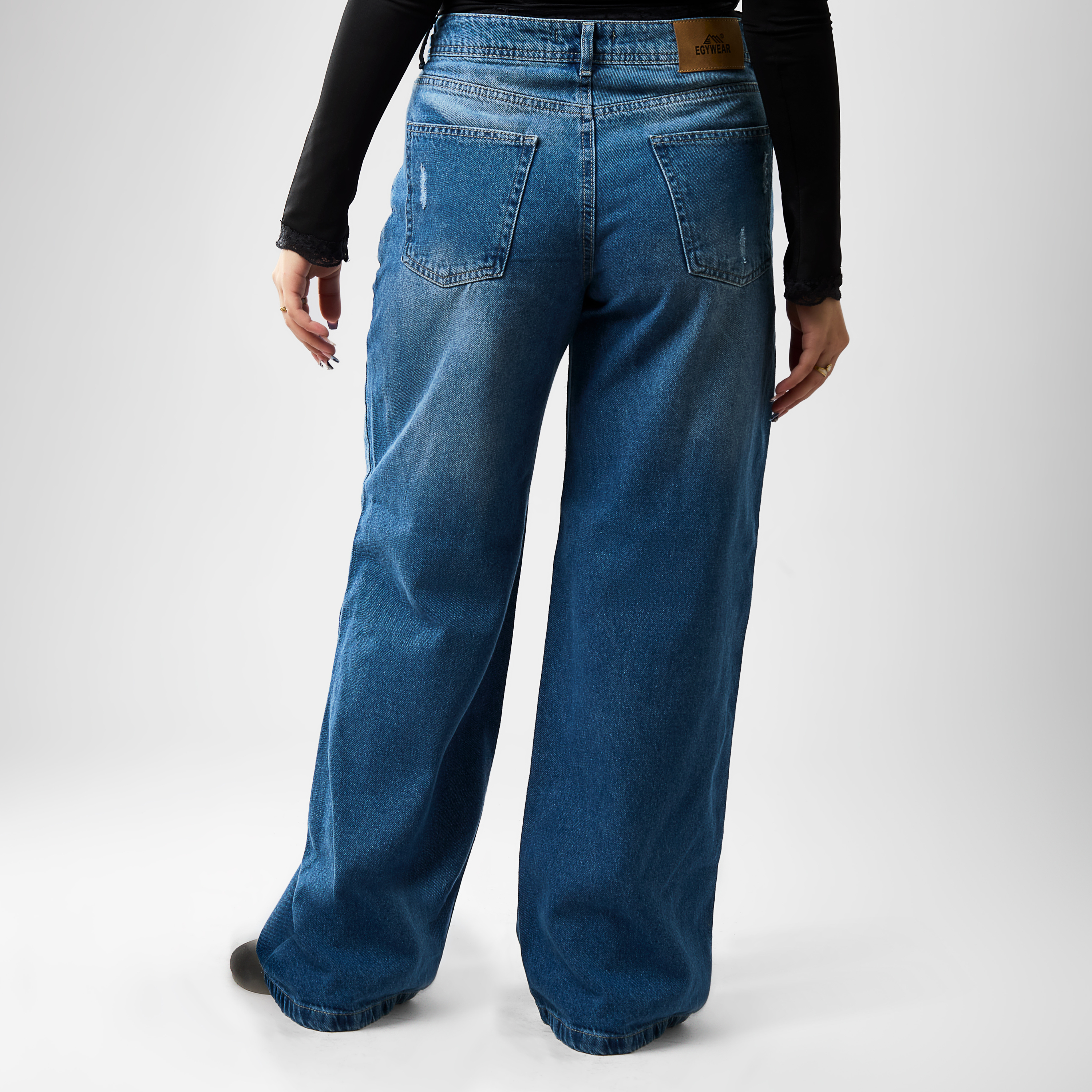 Women’s Wide-Leg Jeans