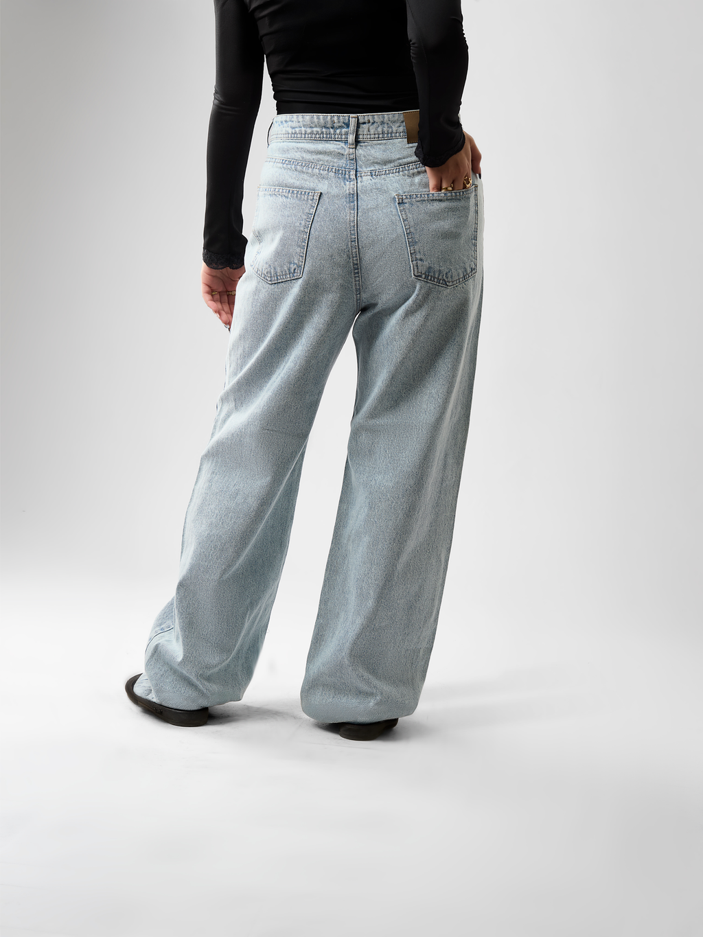 Women’s Wide-Leg Jeans