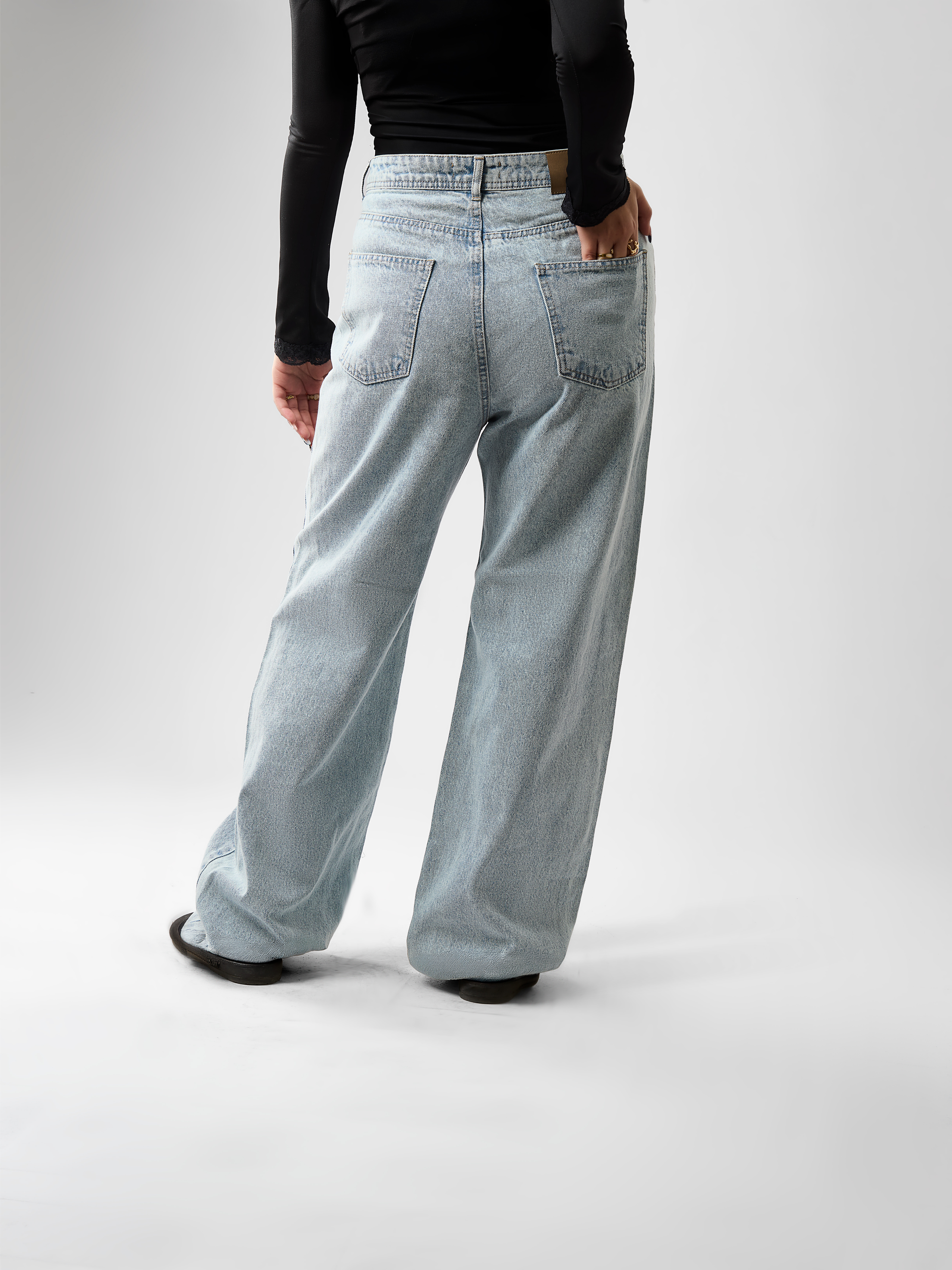 Women’s Wide-Leg Jeans