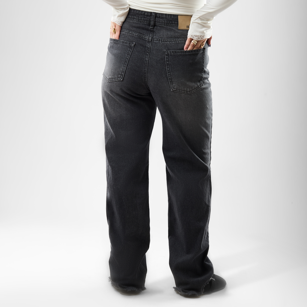 Women's Straight-Leg Jeans