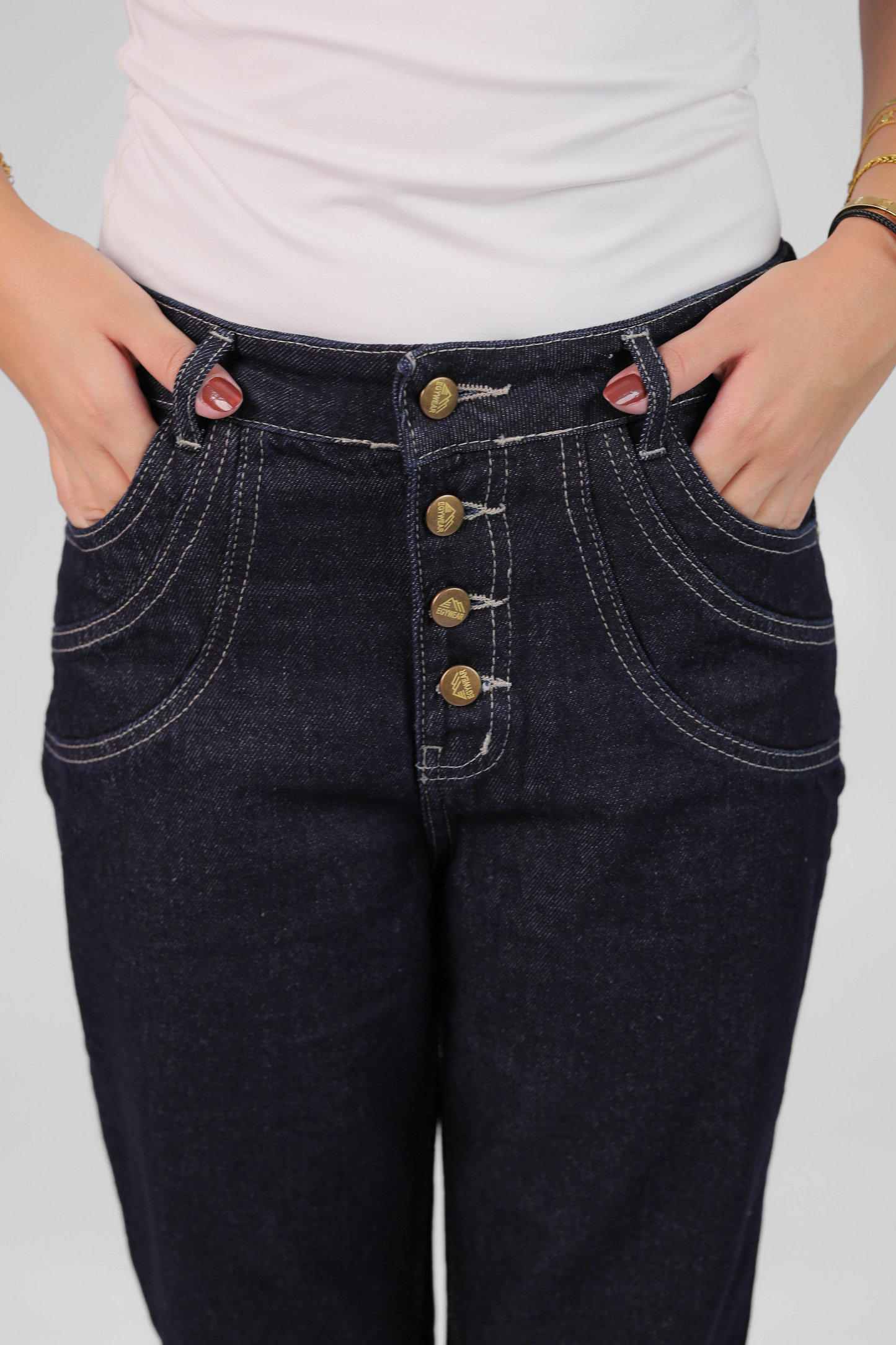 Women’s Straight Leg Jeans