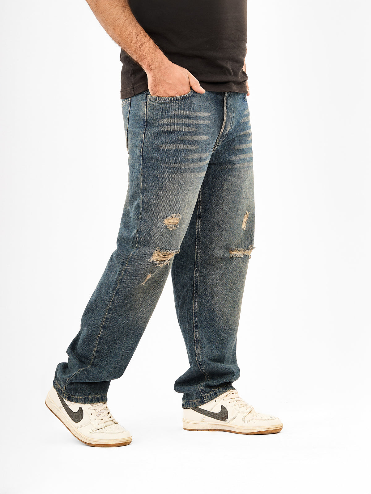 Men’s Wide-Leg Jeans