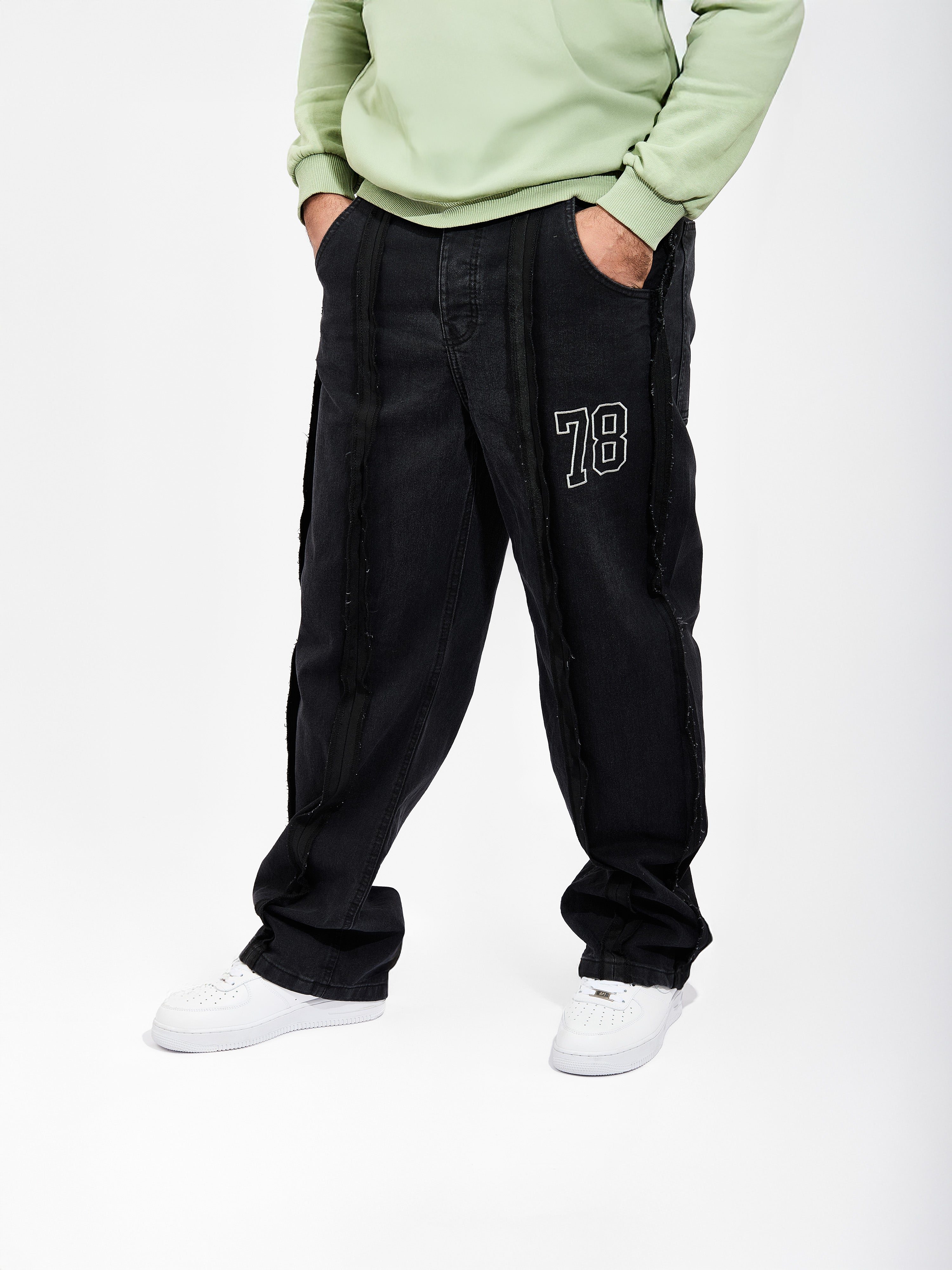 Men’s Wide-Leg Jeans