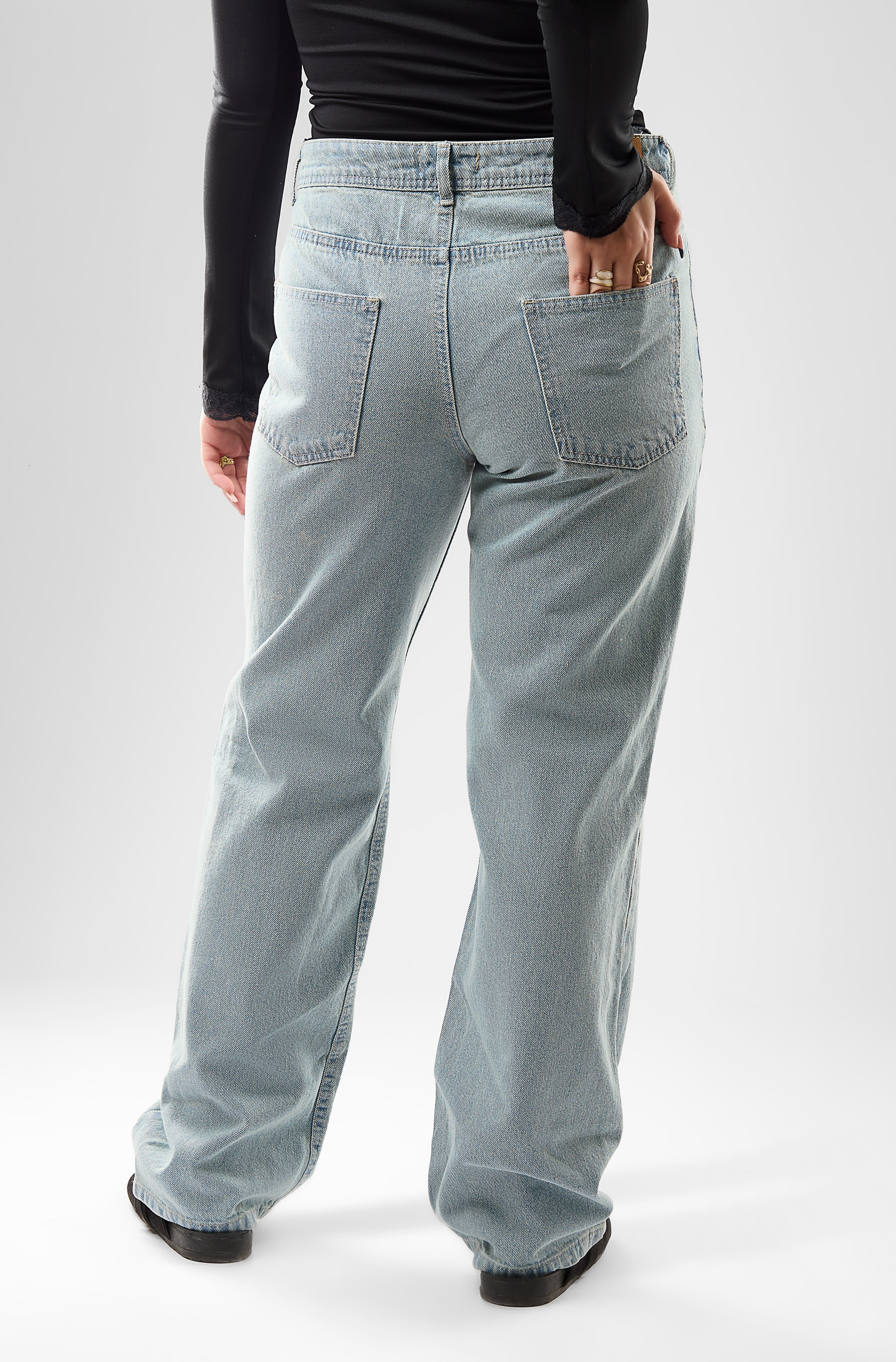 Women’s Straight Jeans