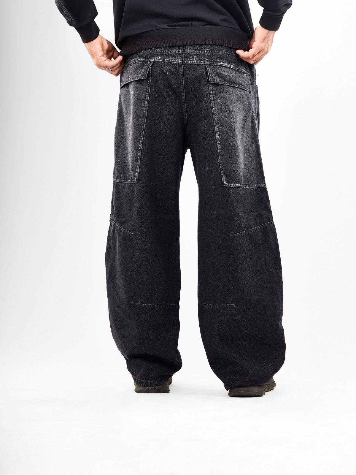 Men’s Wide-Leg Jeans