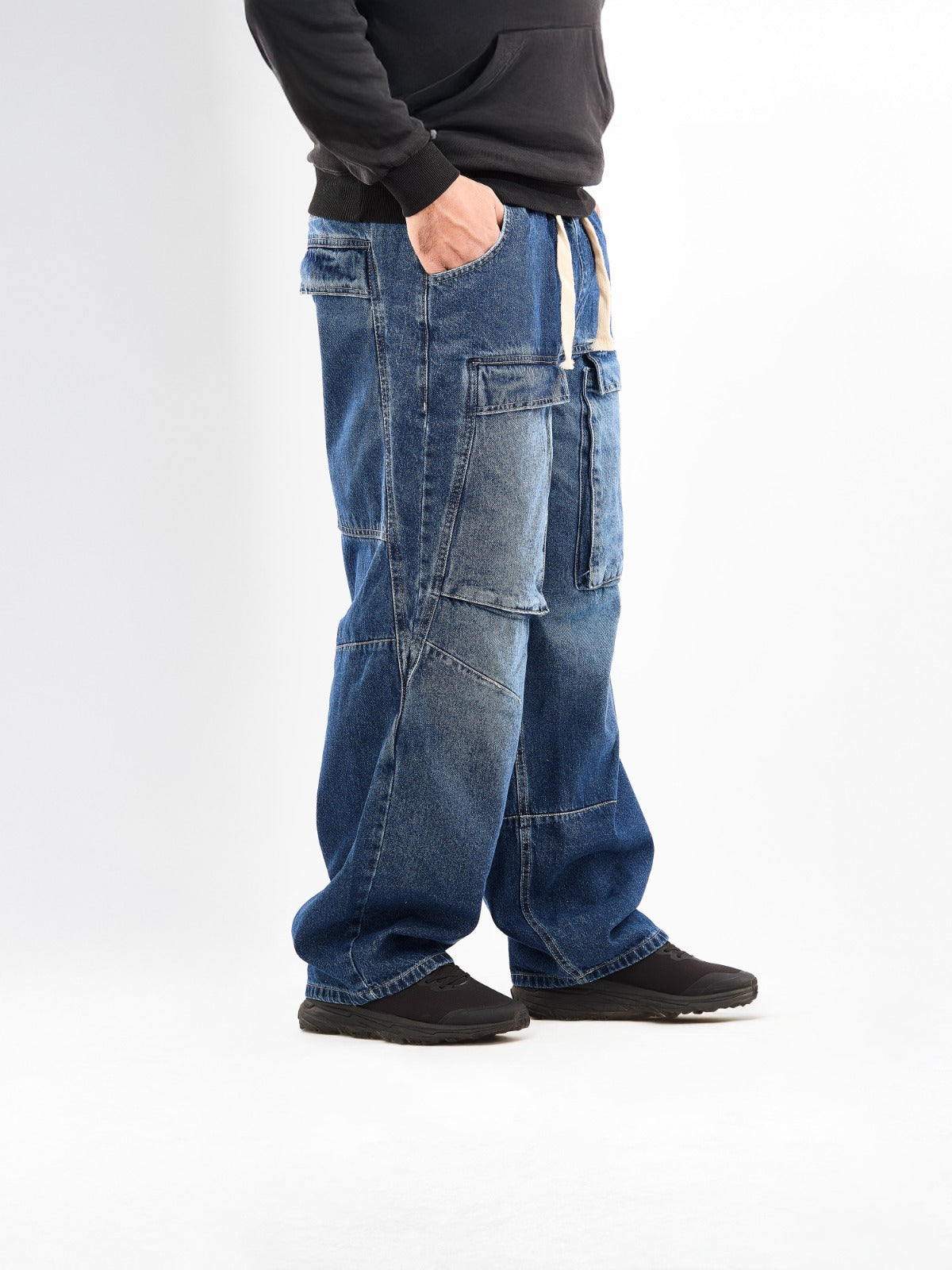Men’s Wide-Leg Jeans