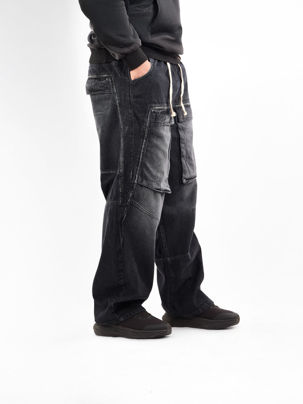 Men’s Wide-Leg Jeans