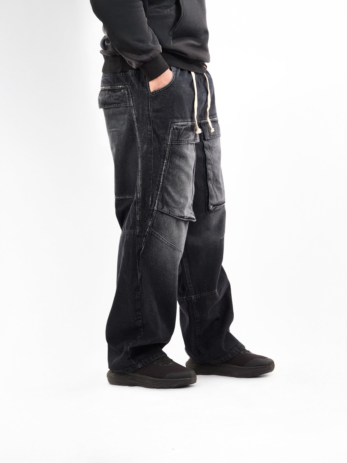 Men’s Wide-Leg Jeans