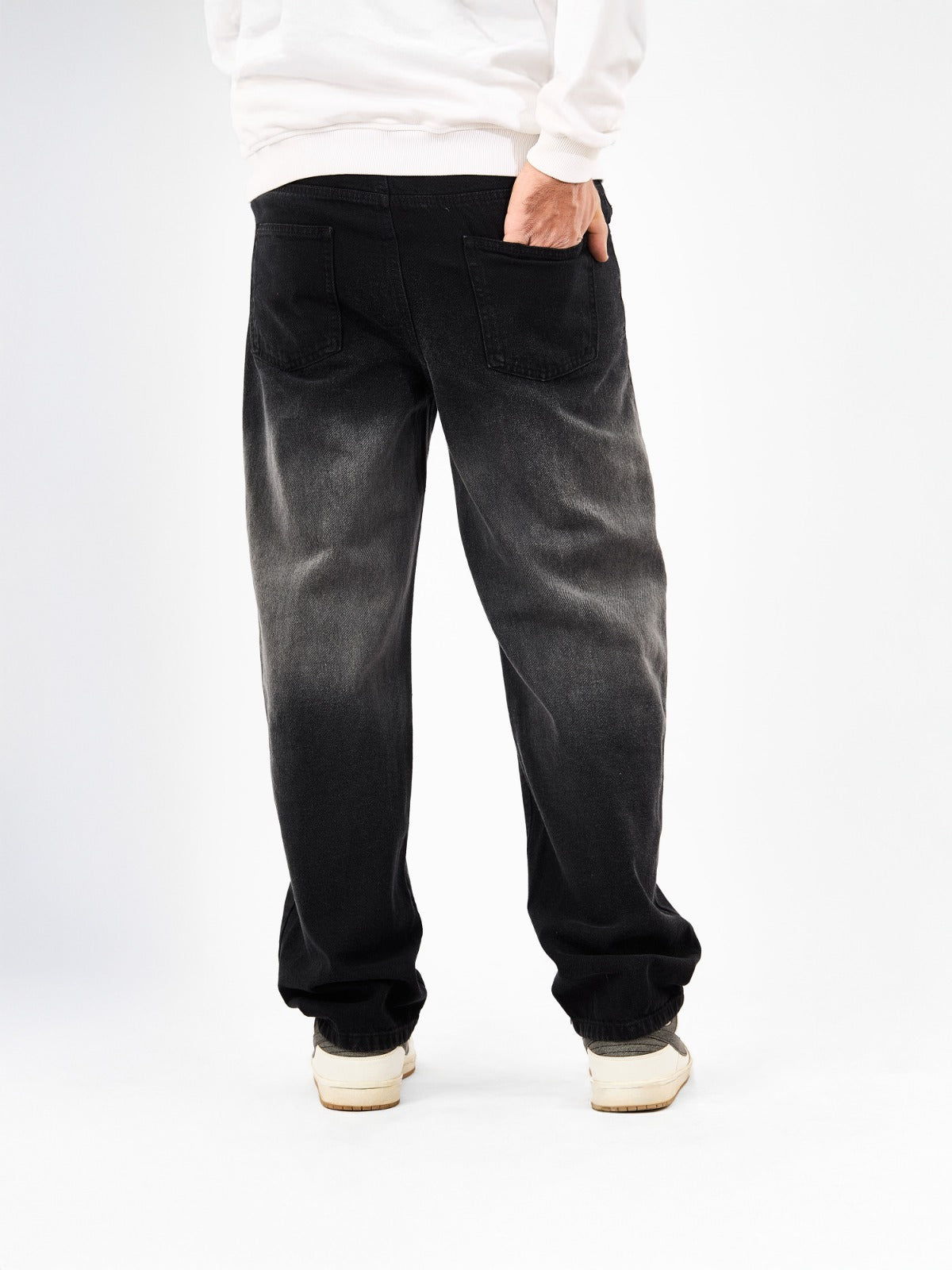 Men’s Wide-Leg Jeans