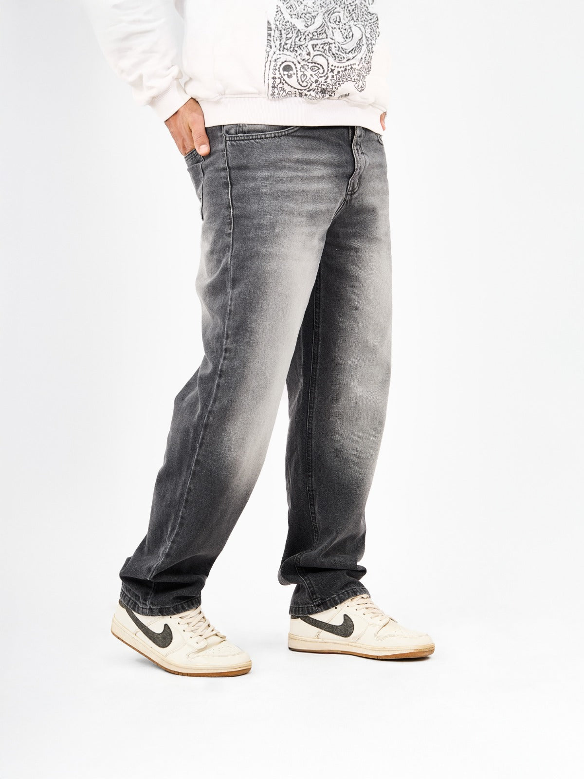 Men’s Wide-Leg Jeans