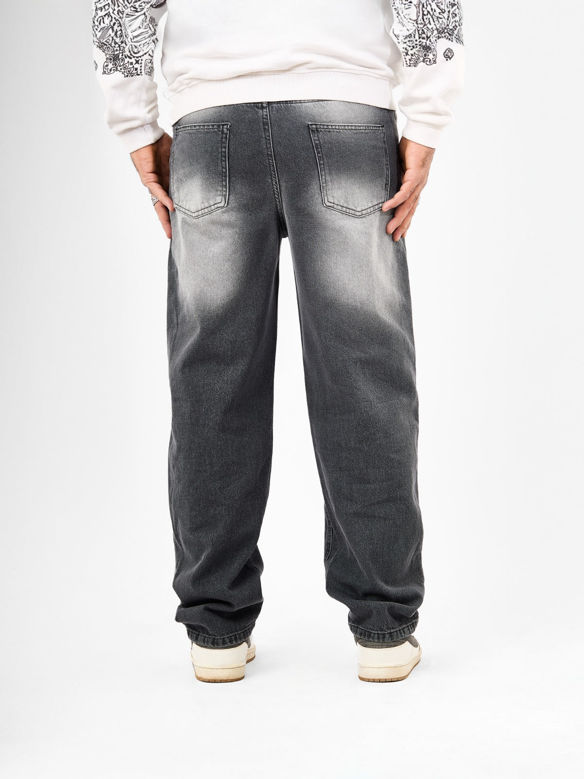 Men’s Wide-Leg Jeans