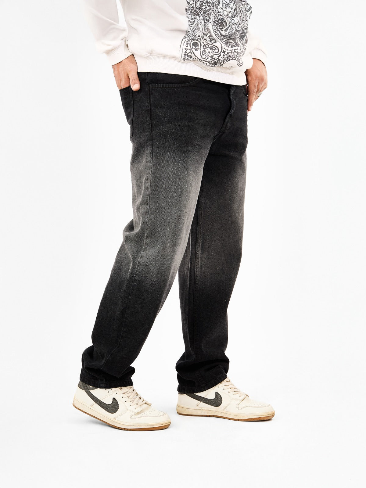 Men’s Wide-Leg Jeans