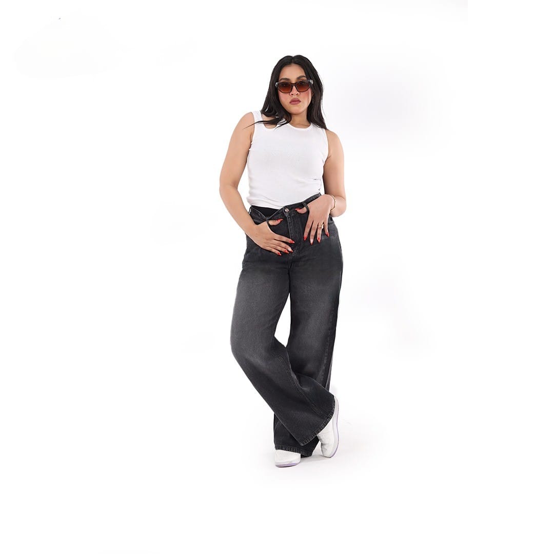 Women’s Wide-Leg Jeans