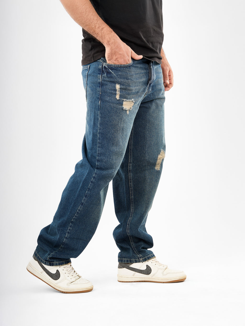 Men’s Wide-Leg Jeans