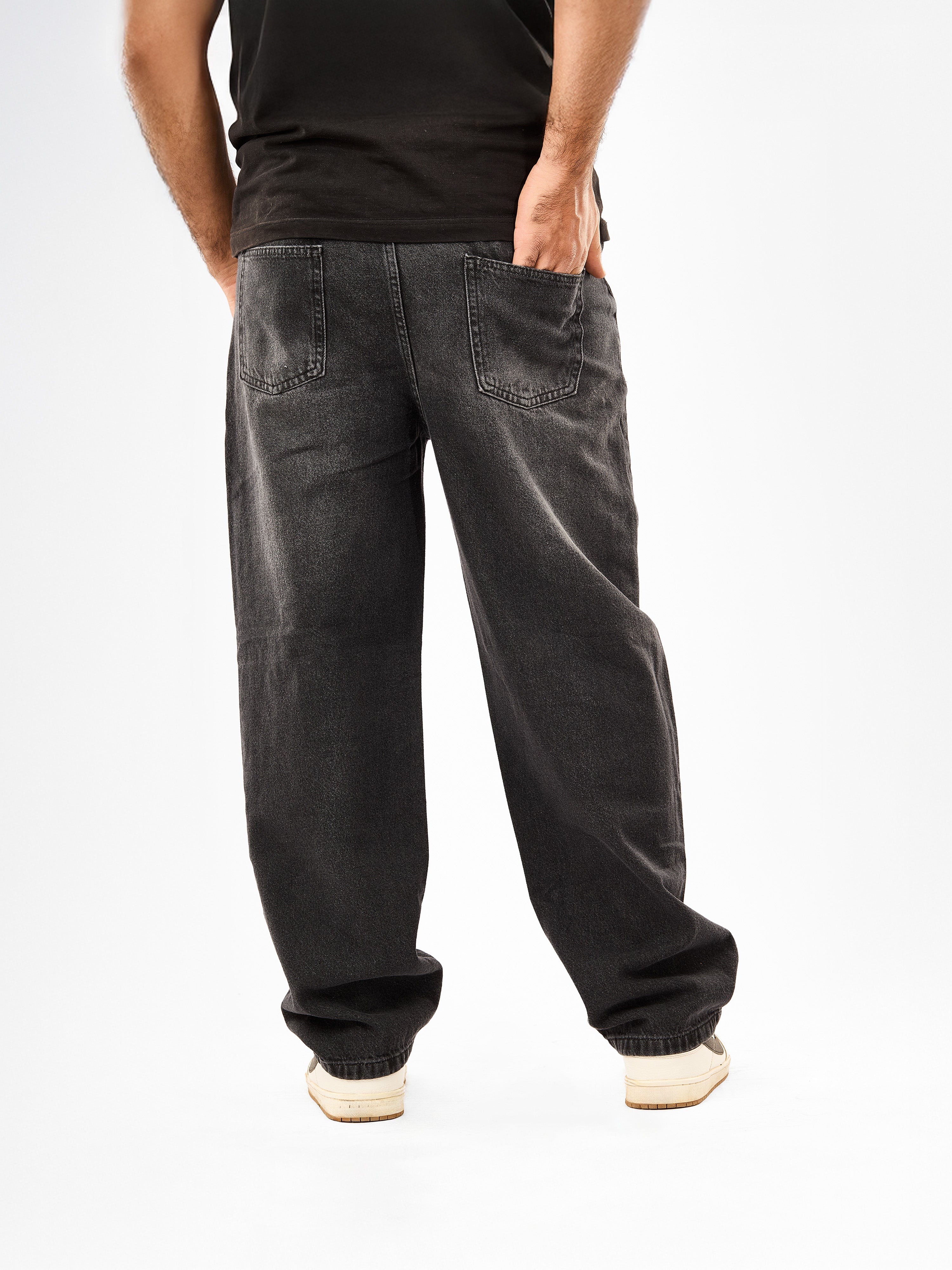Men’s Wide-Leg Jeans