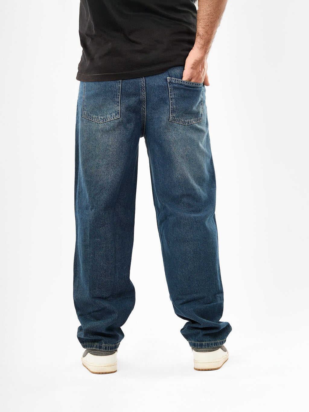 Men’s Wide-Leg Jeans