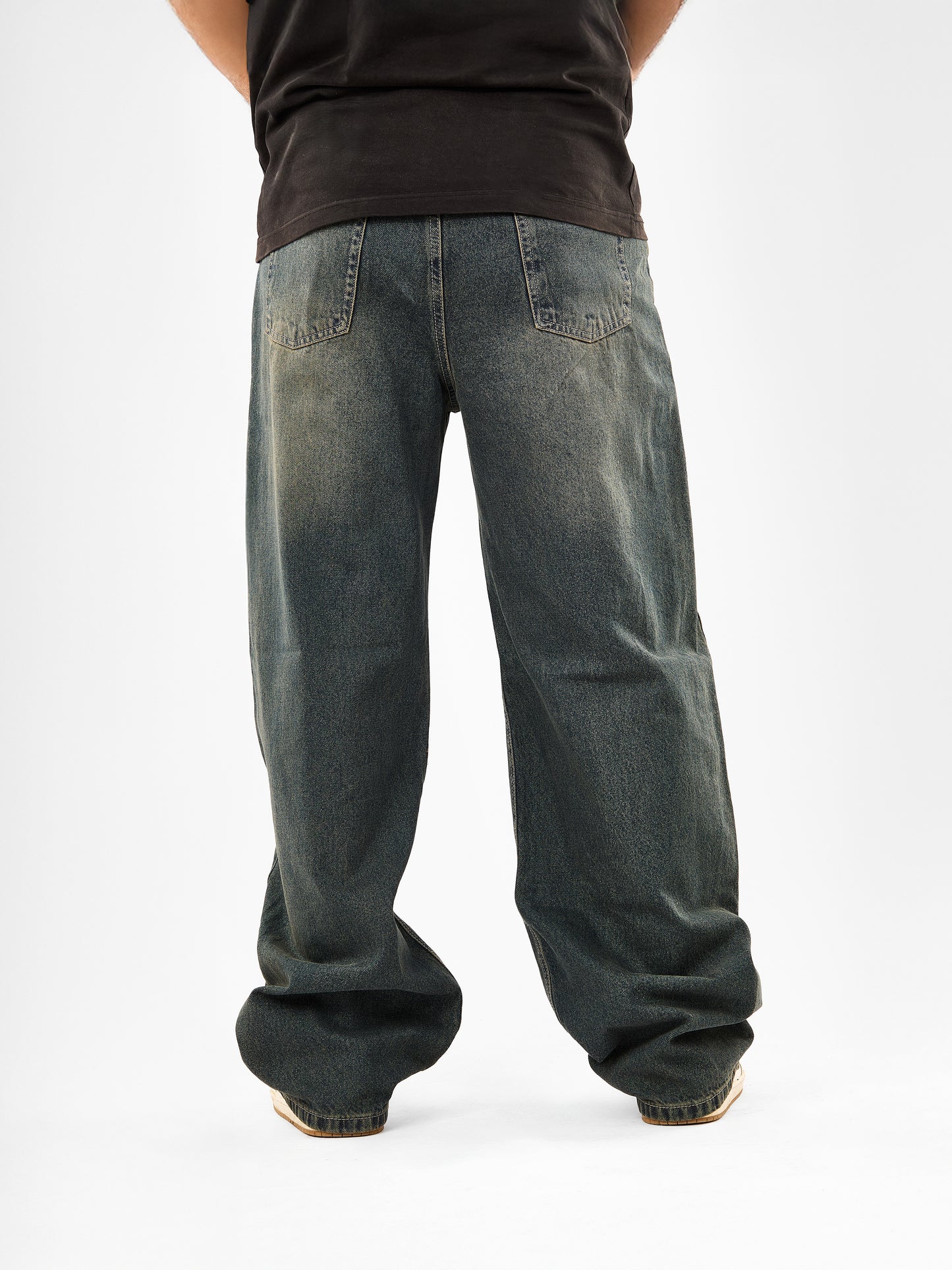 Men’s Wide-Leg Jeans
