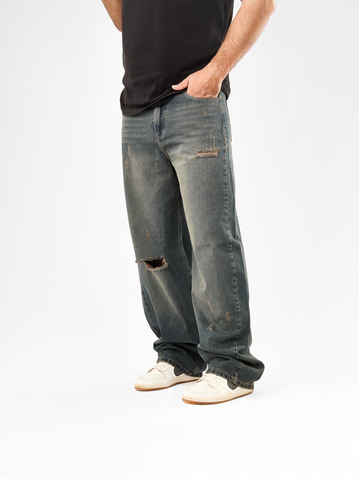 Men’s Wide-Leg Jeans