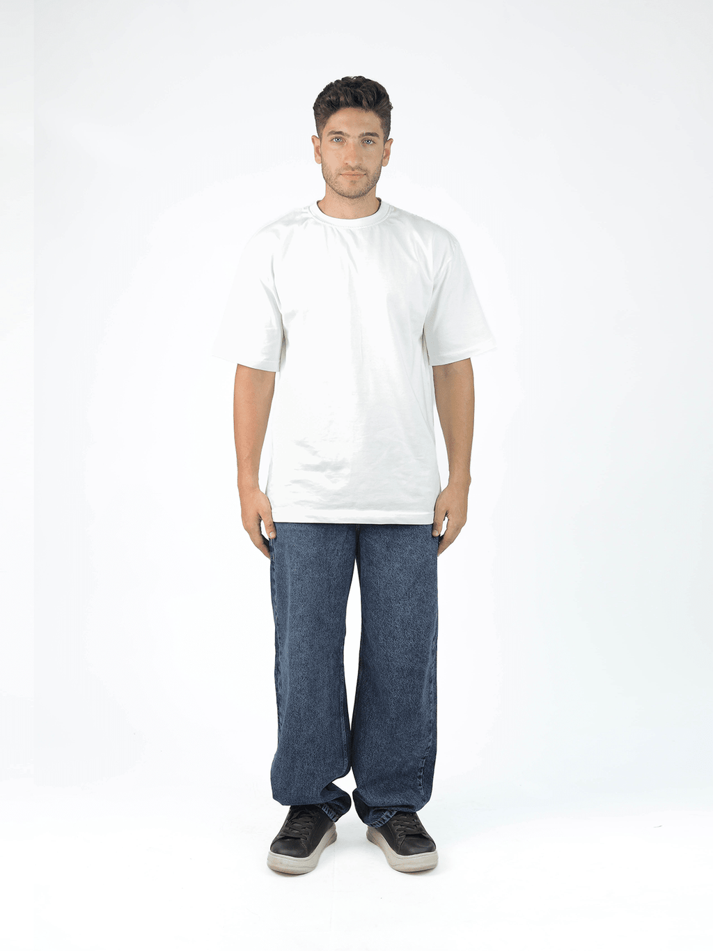 Men’s Wide-Leg Jeans