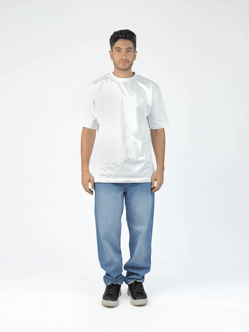 Men’s Wide-Leg Jeans