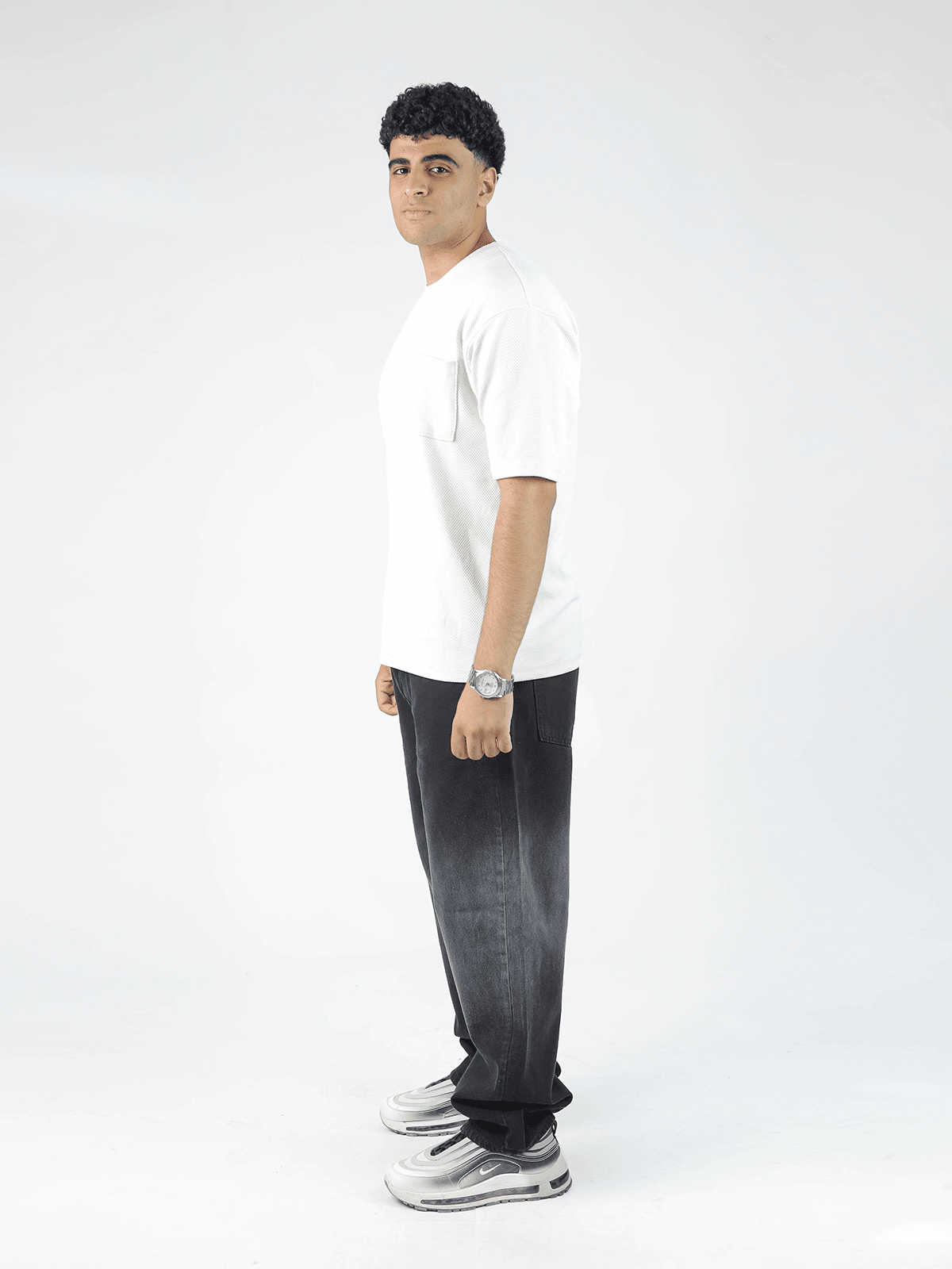 Men’s Wide-Leg Jeans