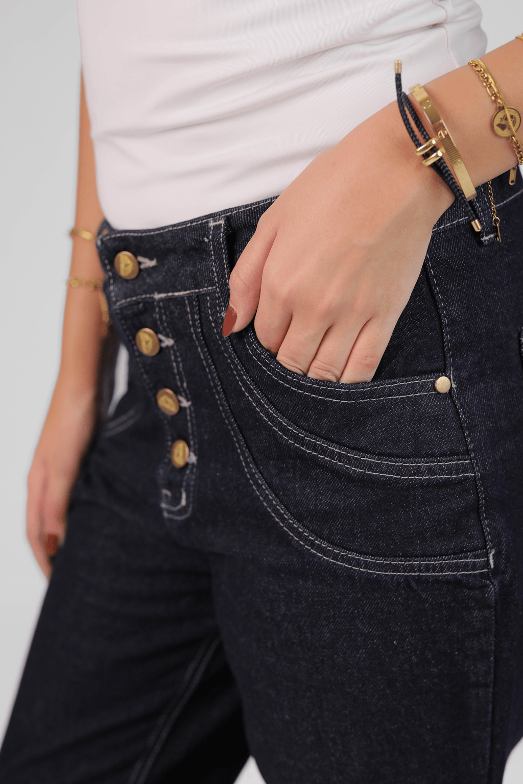Women’s Straight Leg Jeans